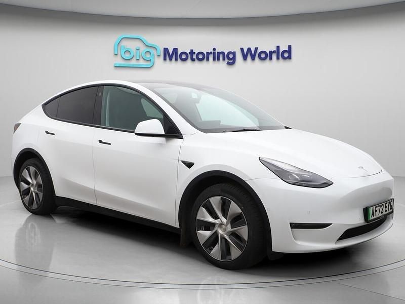 White Used 2022 Tesla Model Y Long Range AWD SUV | £24,400 (Fair price) - Image 1/4