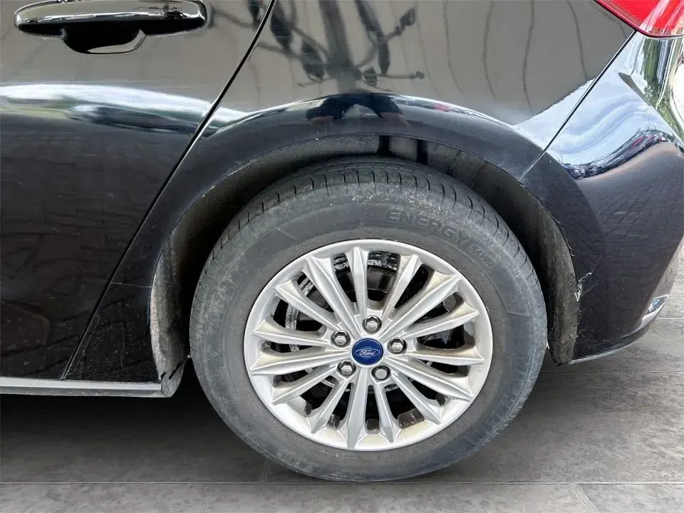 Used Ford Focus Titanium 125 HP (91 kW) 2019 Black Hatchback