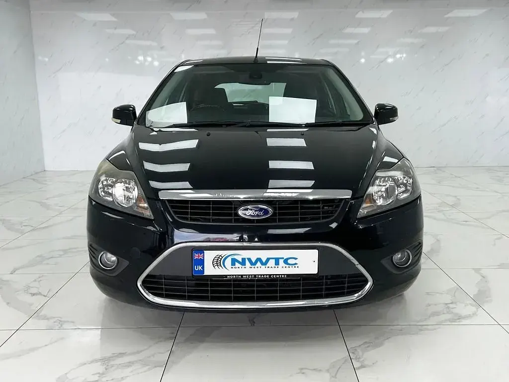 Używany Ford Focus Titanium 99 KM (72 kW) 2010 Czarny Hatchback