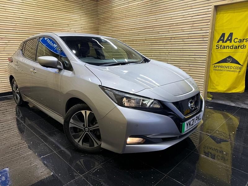 Used Nissan Leaf N-Connecta 110 kW (150 HP) 2021 Silver Hatchback