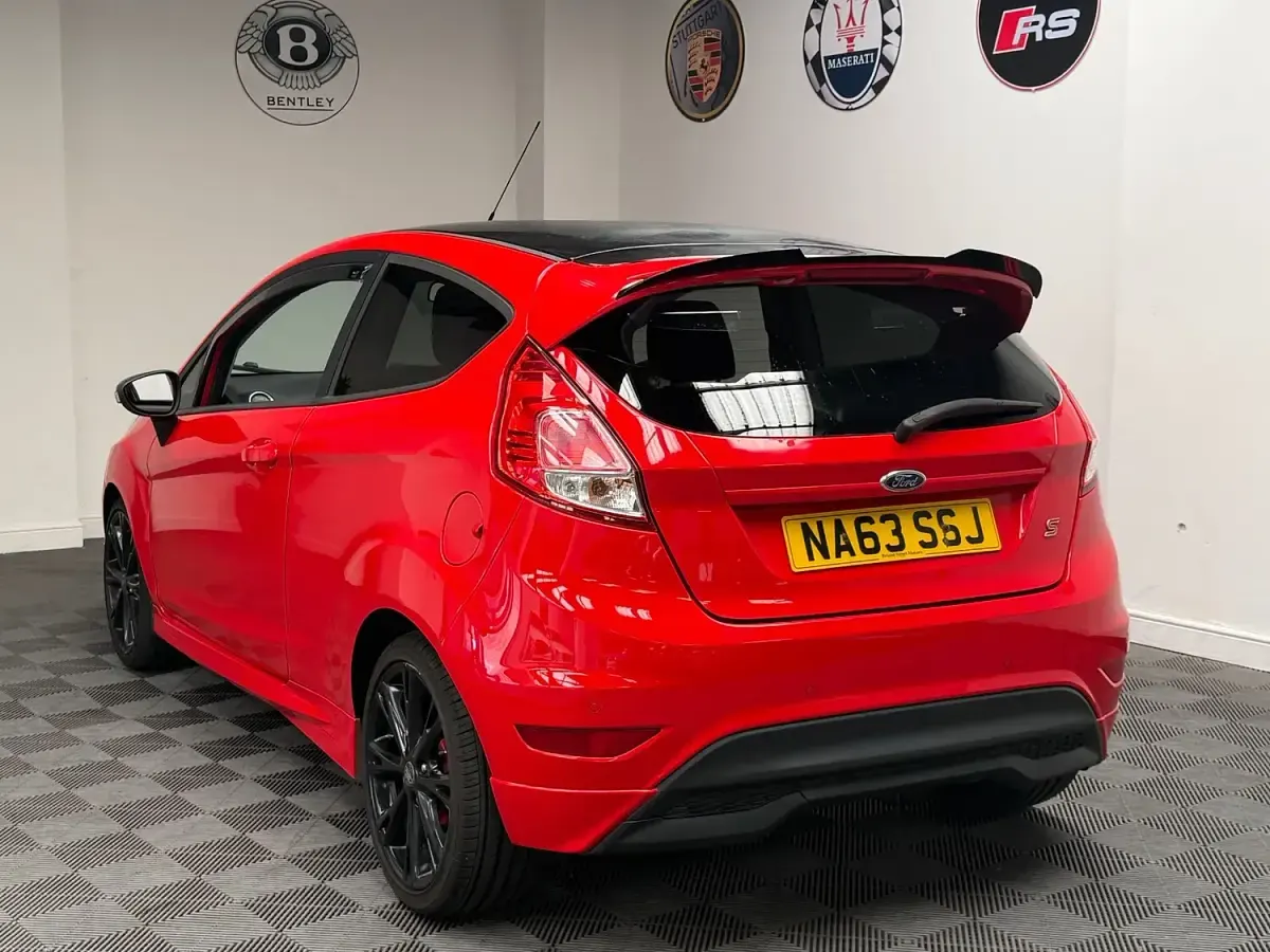 Used Ford Fiesta Zetec 2013 Red Hatchback