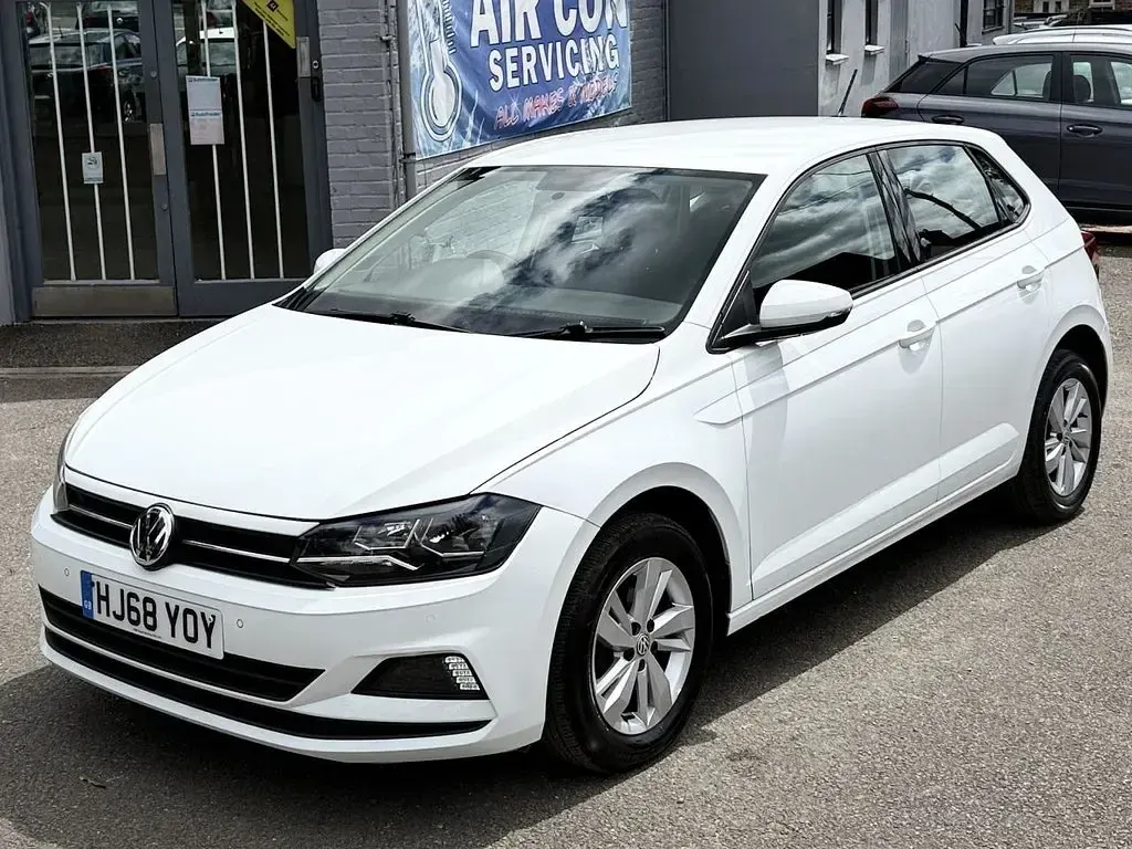 Used VW Polo SE 93 HP (68 kW) 2018 White Hatchback