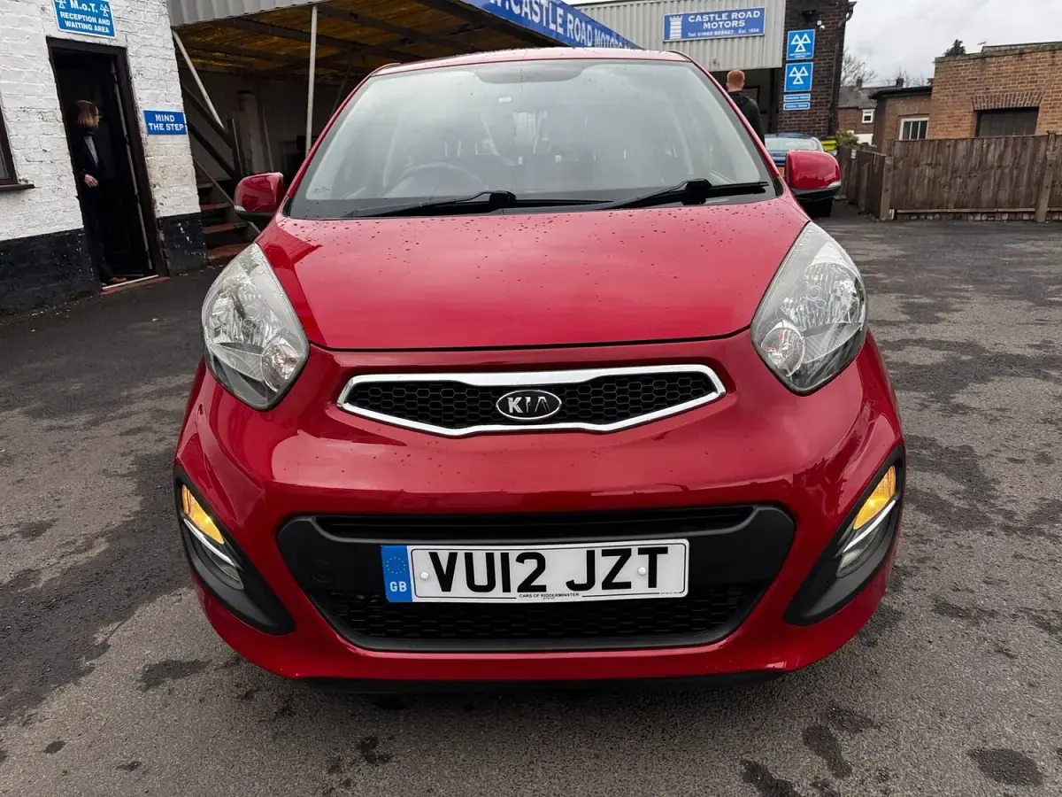 Used Kia Picanto 84 HP (61 kW) 2012 Red Hatchback