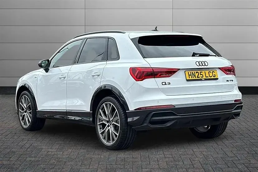 Usado Audi Q3 Black Edition 150 HP (110 kW) 2025 Branco SUV