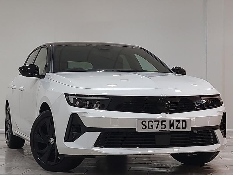 New Vauxhall Astra 130 HP (95 kW) 2025 Brilliant paint  arctic white Hatchback