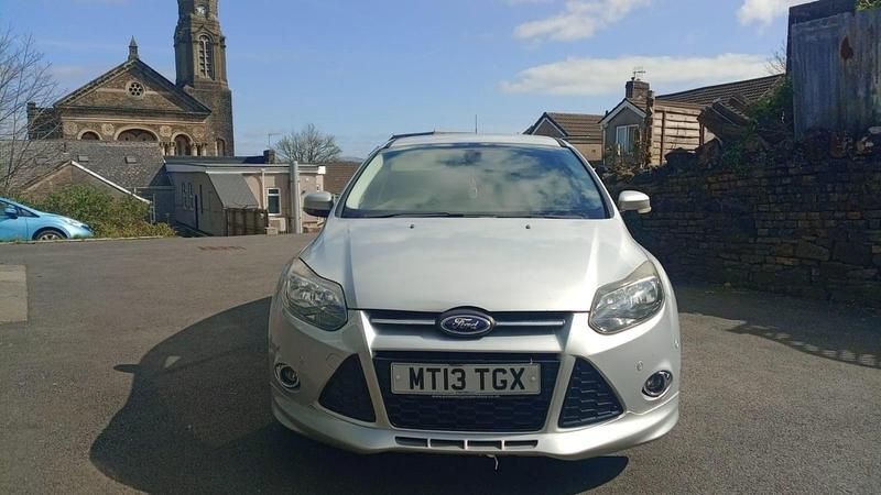 Used Ford Focus Zetec 2013 Silver Hatchback