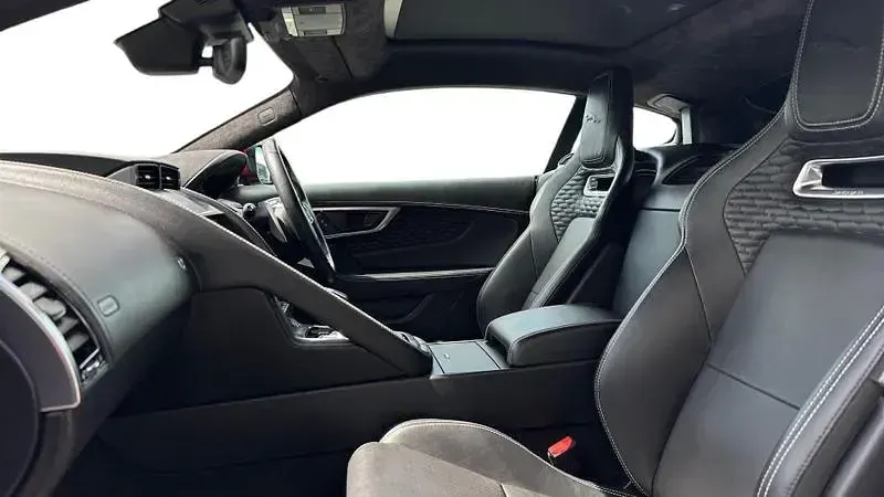 Used Jaguar F-Type R-Dynamic 300 HP (220 kW) 2022 Red Coupe