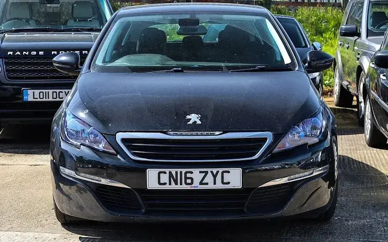 Begagnad Peugeot 308 Active 120 HK (88 kW) 2016 Halvkombi