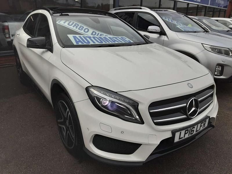 White Used 2016 Mercedes GLA220 AMG Line Premium Plus SUV | £10,971 (Fair price) - Image 1/3