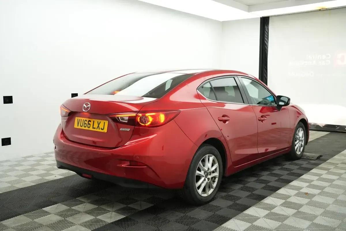 Used Mazda 3 105 HP (77 kW) 2016 Red Sedan