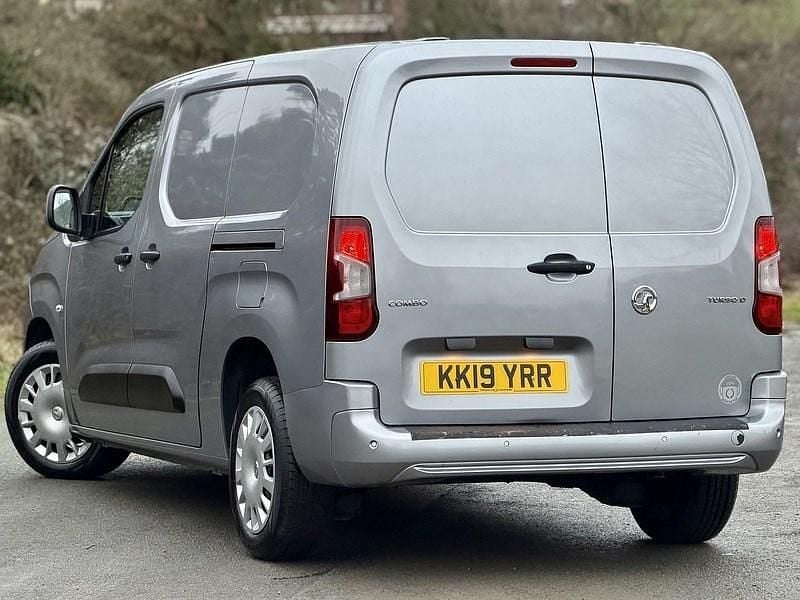 Used Vauxhall Combo Sportive 100 HP (73 kW) 2019 Grey MPV