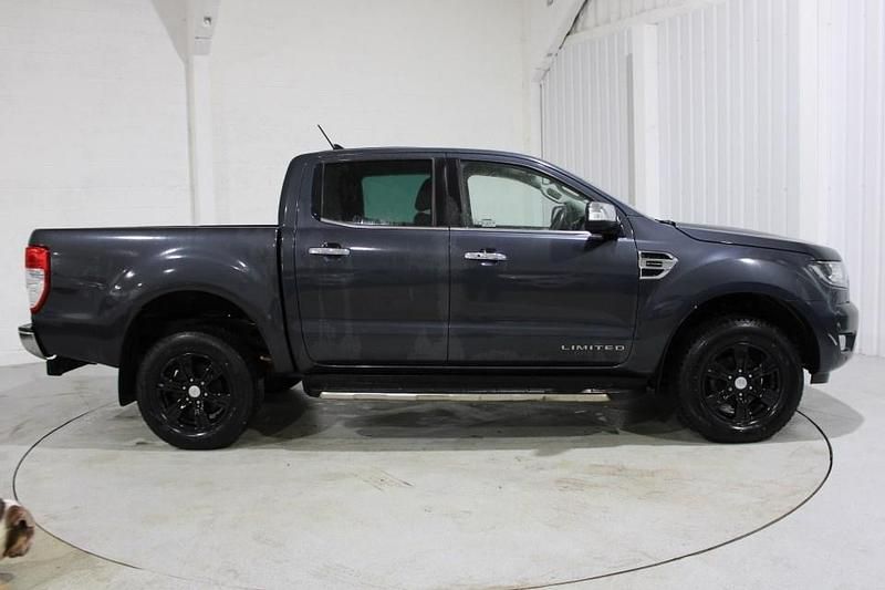 Begagnad Ford Ranger Limited 2020 Grå Pickup