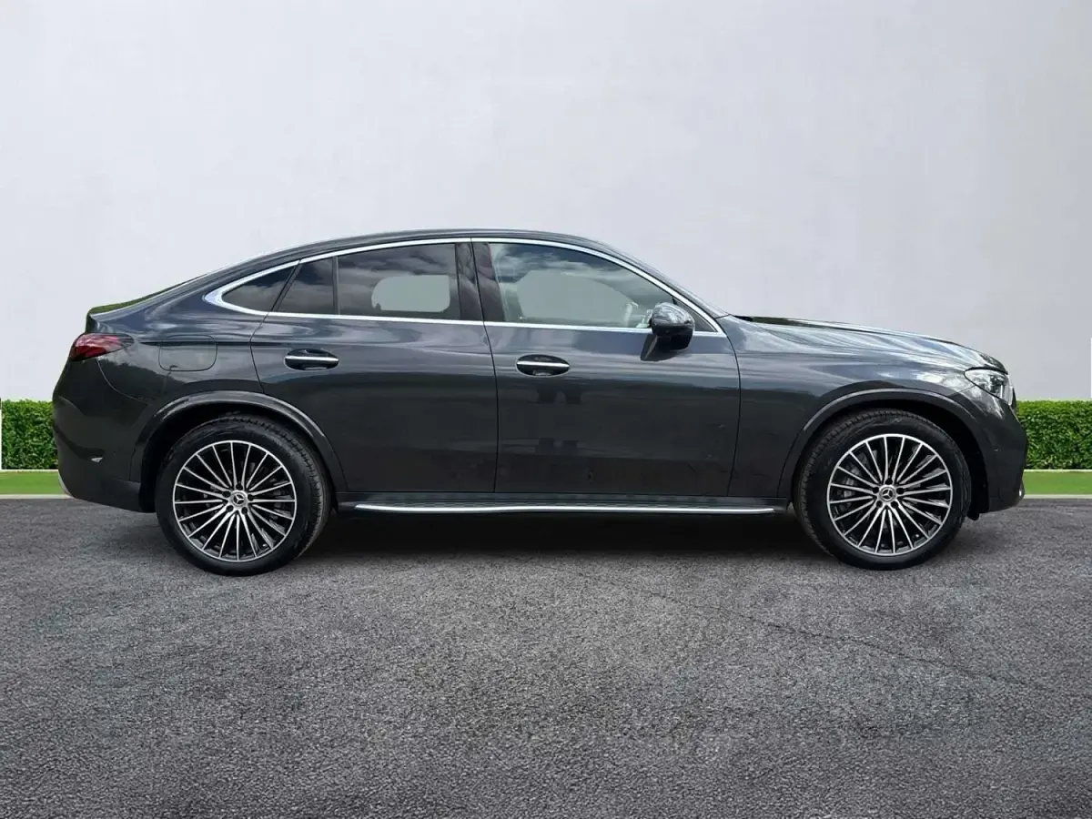 Usado Mercedes GLC300e AMG line 2024 Cinzento Coupé