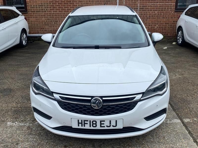 Begagnad Vauxhall Astra 2018 Vit Kombi
