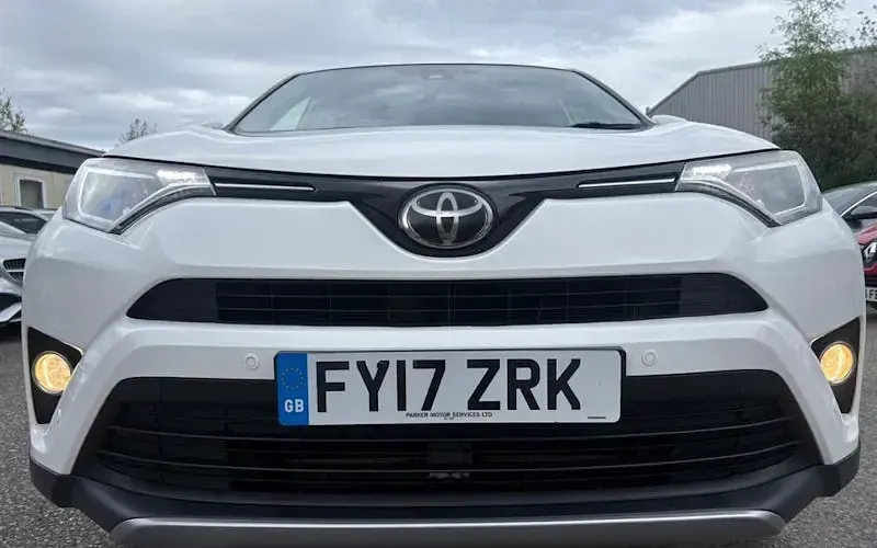 Usado Toyota RAV4 Business Edition 143 HP (105 kW) 2017 SUV