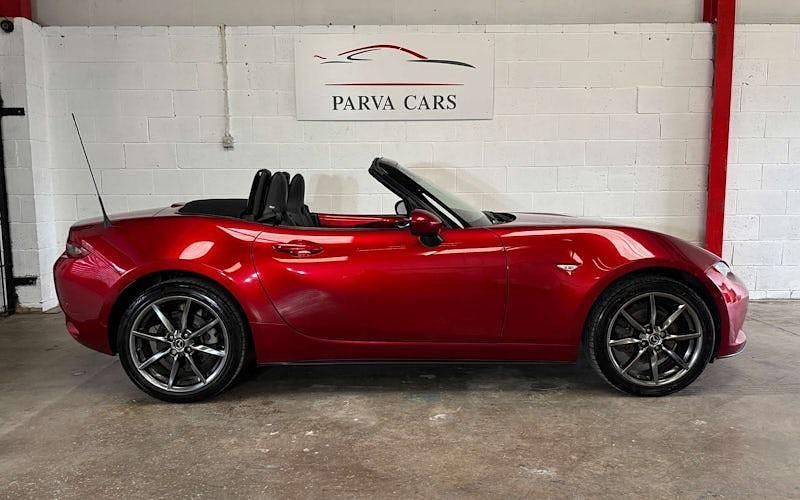 Used Mazda MX5 Inclusive 184 HP (135 kW) 2018 Red Cabriolet