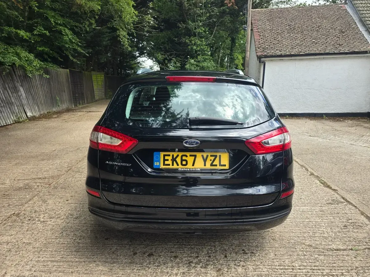 Used Ford Mondeo Zetec 160 HP (117 kW) 2017 Black Estate
