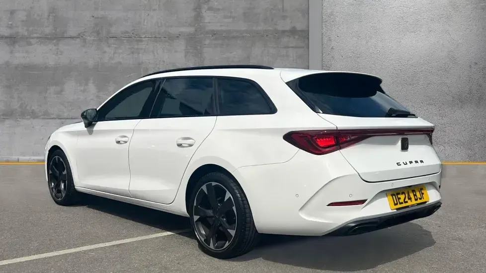 Usado Cupra Leon 150 CV (110 kW) 2024 Blanco Familiar