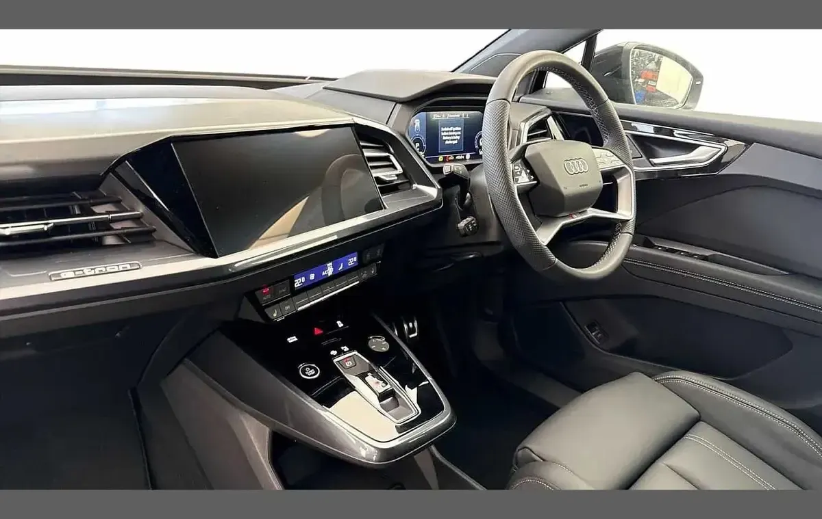 New Audi Q4 e-tron S-Line 150 kW (204 HP) 2026 Black SUV
