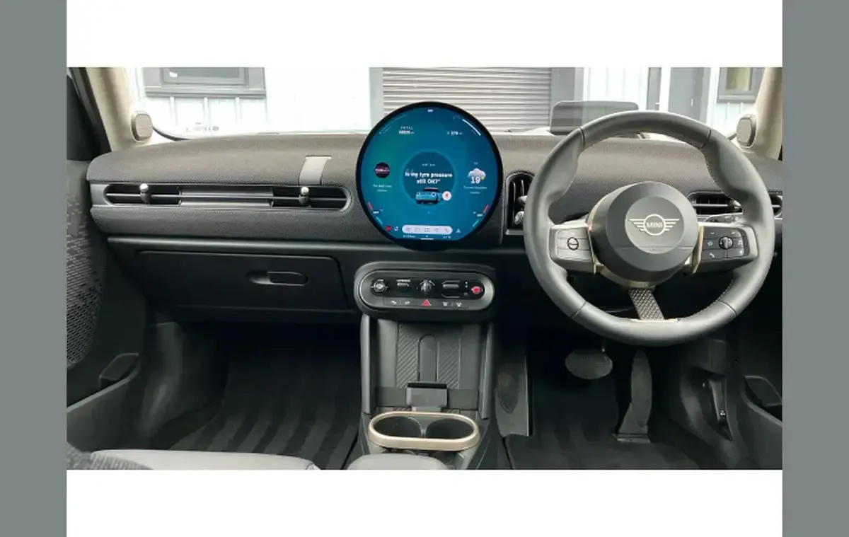 Used Mini Cooper Classic 147 kW (200 HP) 2025 White Hatchback