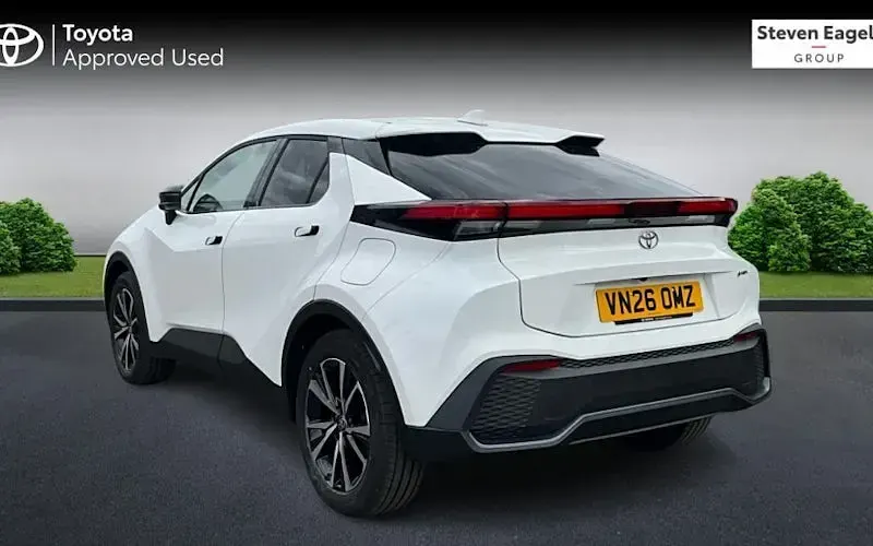 Used Toyota C-HR Design 223 HP (164 kW) 2026 White SUV