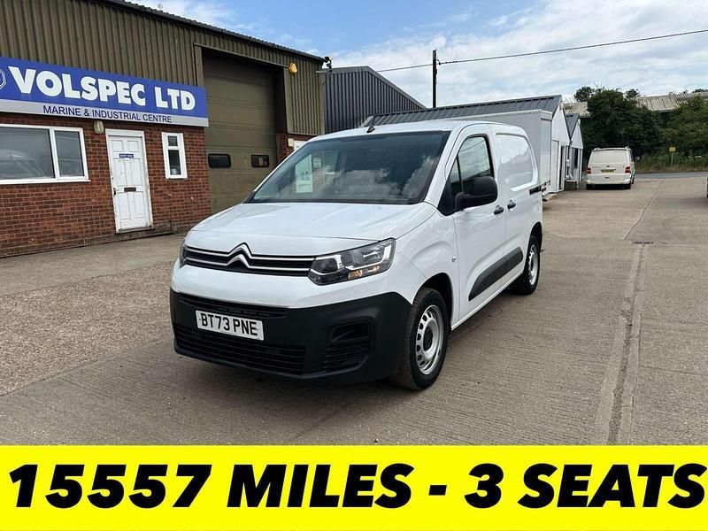 White Used 2023 Citroën Berlingo MPV | £11,500 (Super price) - Image 1/2