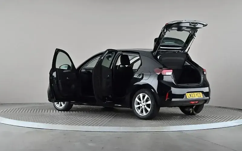Used Vauxhall Corsa Design Edition 101 HP (74 kW) 2023 Black Hatchback