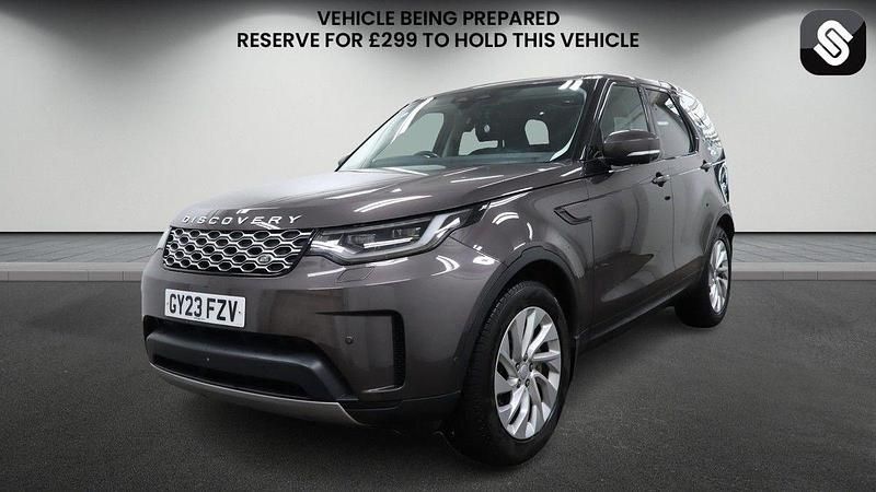 Used Land Rover Discovery 5 S 300 HP (220 kW) 2023 Charente grey SUV
