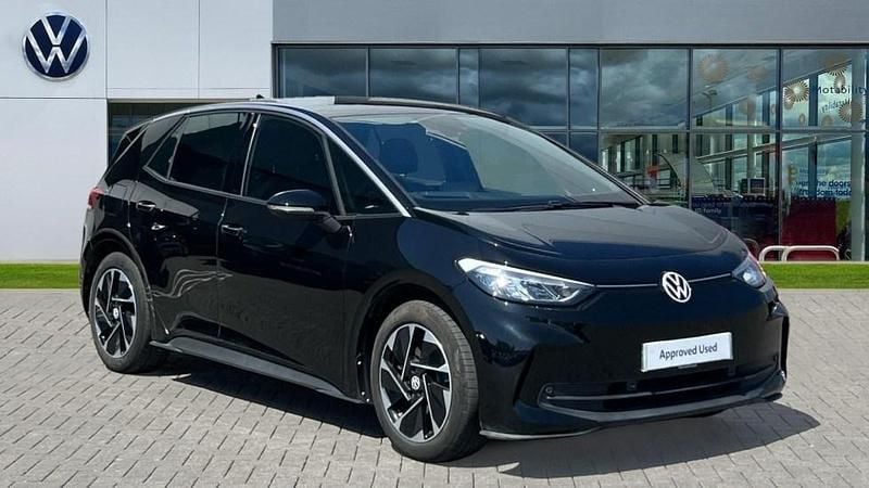 Black Used 2024 VW ID.3 Pro Hatchback | £22,773 (Good price) - Image 1/4