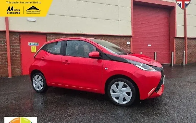 Begagnad Toyota Aygo X-play 69 HK (50 kW) 2018 Halvkombi
