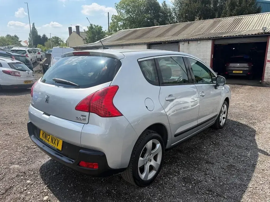 Second-hand Peugeot 3008 Active 2012 Argintiu Break