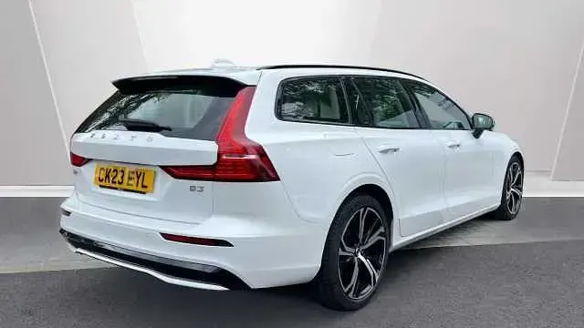 Usado Volvo V60 Plus 161 HP (118 kW) 2023 Carrinha