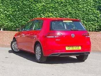 Used VW Golf VII S 85 HP (62 kW) 2019 Red Hatchback