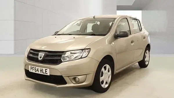Used Dacia Sandero Ambiance 75 HP (55 kW) 2015 Beige Hatchback