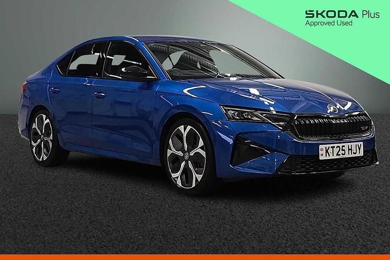 Used Skoda Octavia vRS 195 HP (143 kW) 2025 Race blue metallic Hatchback