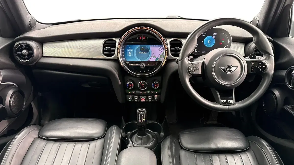 Used Mini Cooper S Exclusive 176 HP (129 kW) 2023 Silver Hatchback