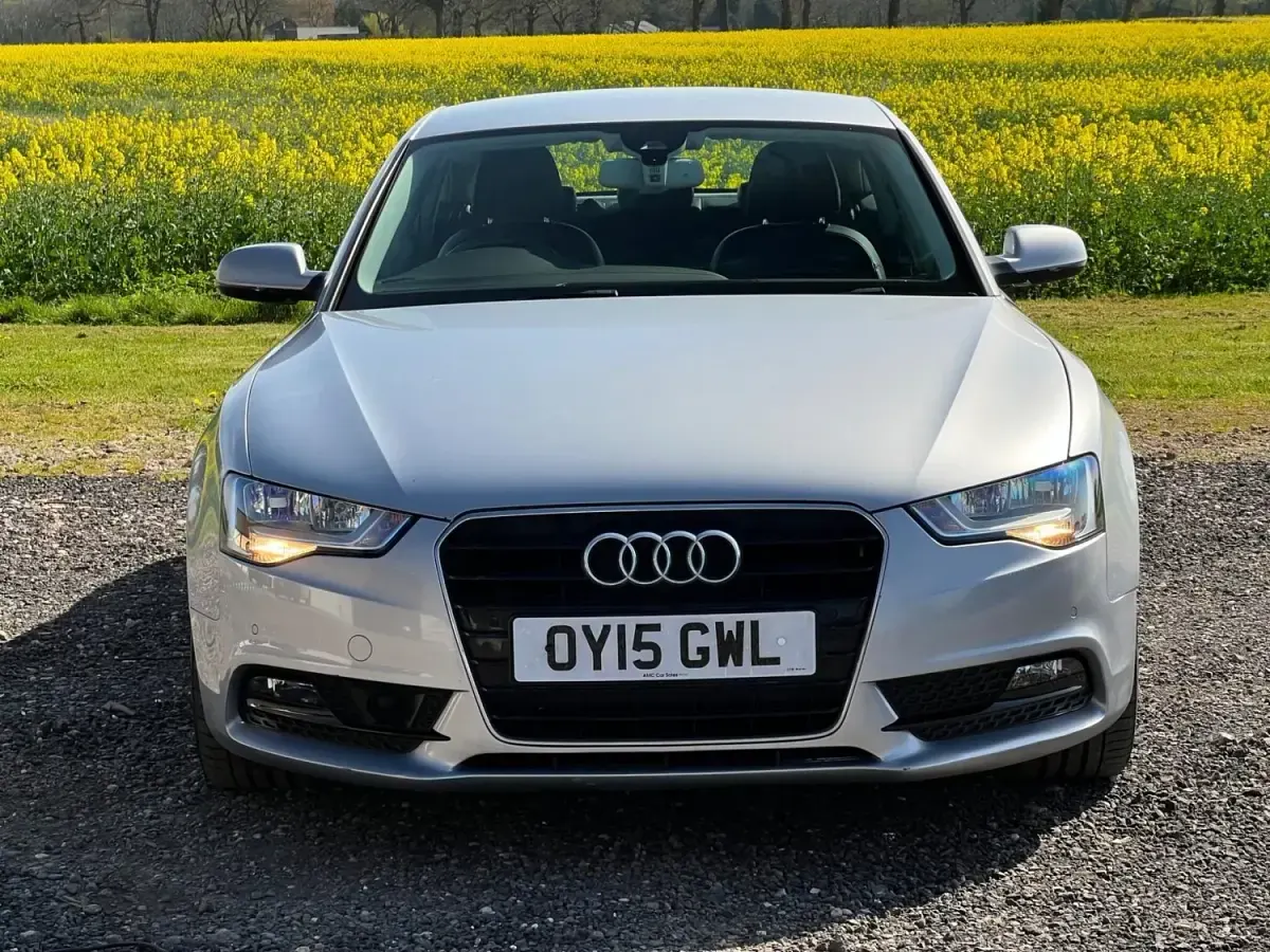 Begagnad Audi A5 Sportback 136 HK (100 kW) 2015 Silver Halvkombi