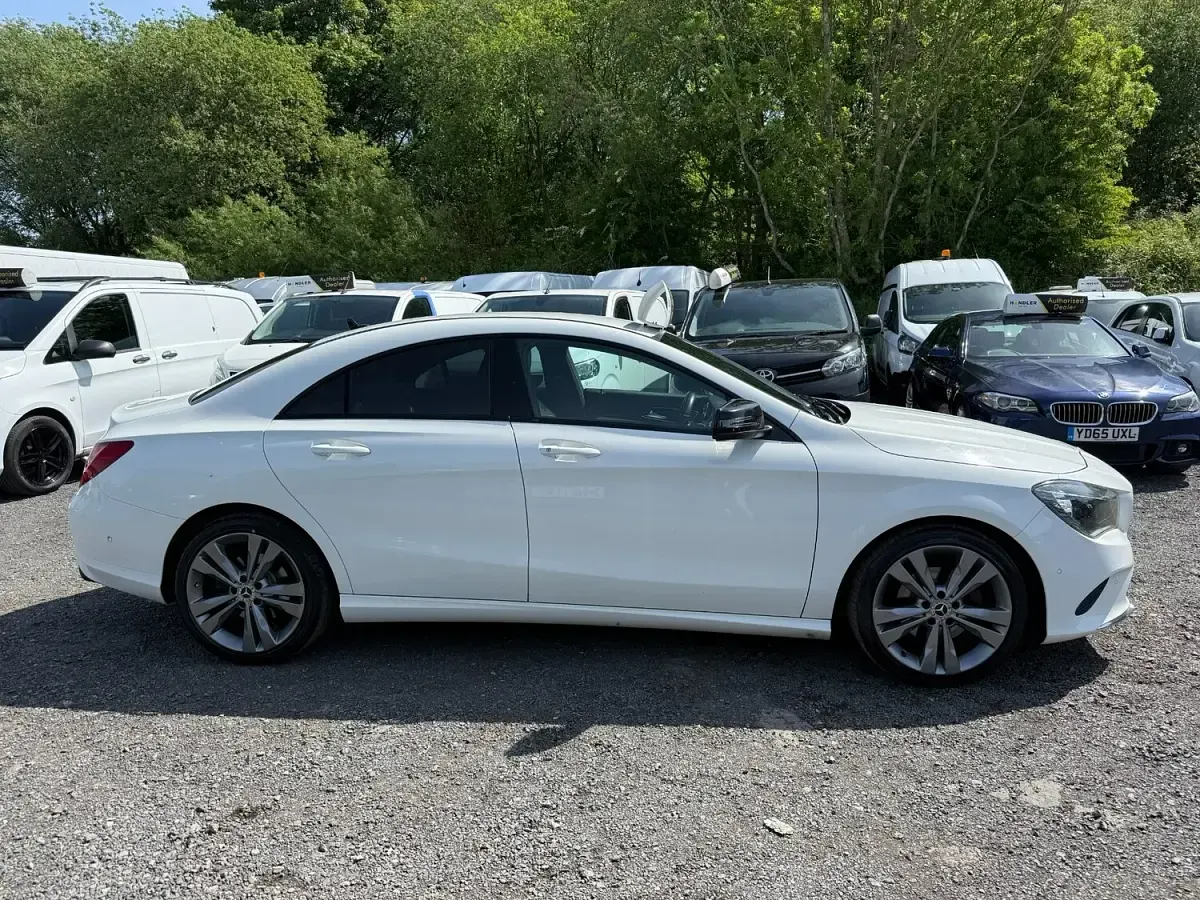 Used Mercedes CLA200 136 HP (100 kW) 2018 White Sedan