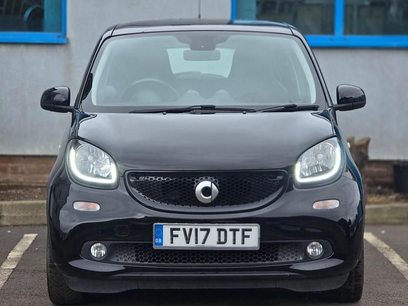 Used Smart ForFour Premium 90 HP (66 kW) 2017 Black Hatchback