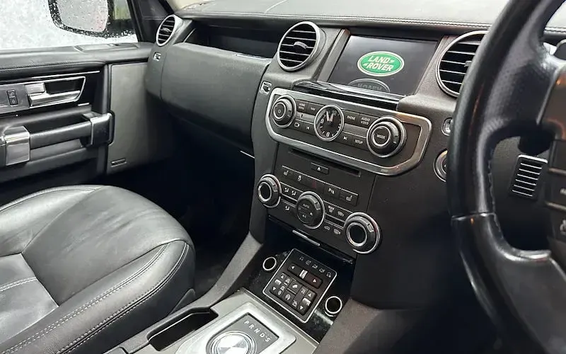 Used Land Rover Discovery HSE Luxury 256 HP (188 kW) 2014 Silver SUV