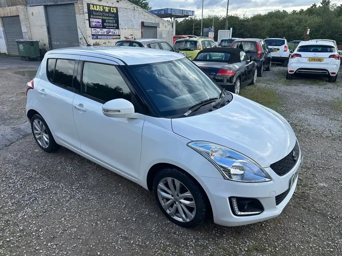 Used Suzuki Swift SZ4 92 HP (67 kW) 2015 White Hatchback