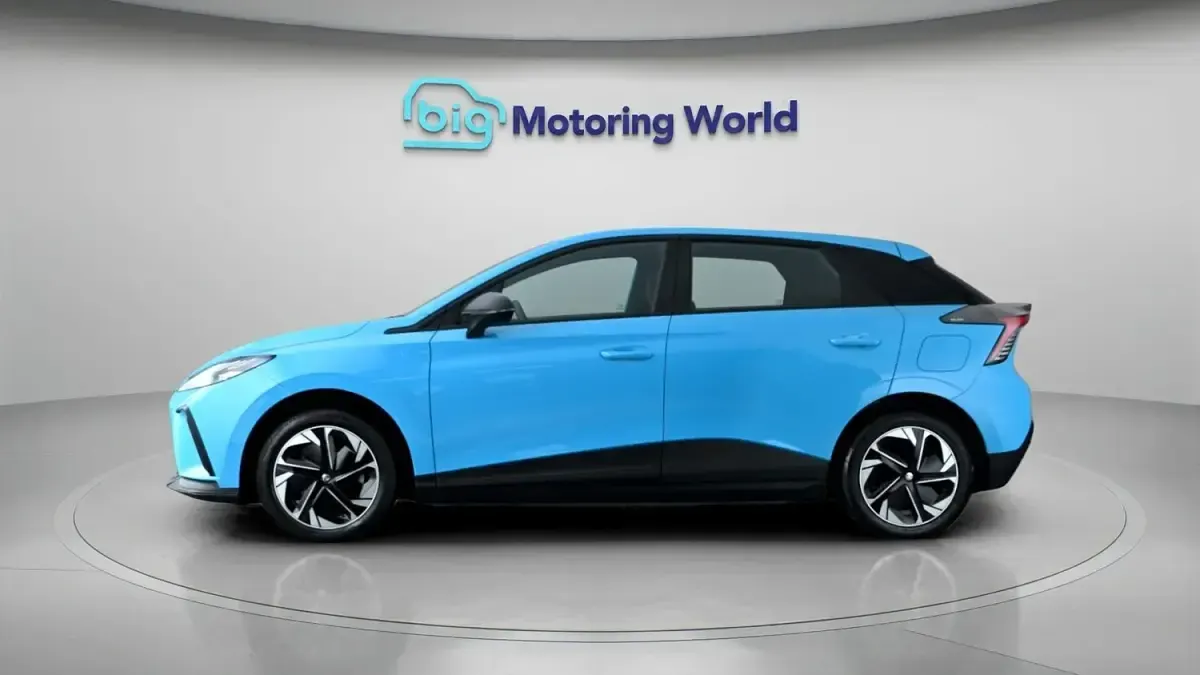 Used MG MG4 EV SE 319 kW (435 HP) 2023 Blue Hatchback