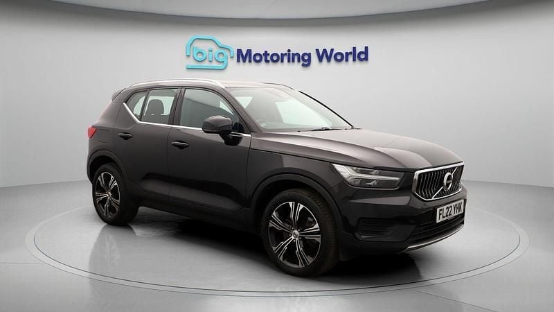 Used 2022 Volvo XC40 Inscription SUV | £25,600 (Fair price) - Image 1/4