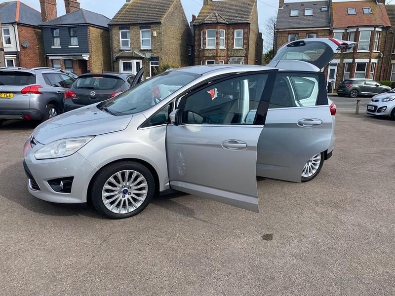 Begagnad Ford C-MAX Titanium 115 HK (84 kW) 2015 Silver Minibuss