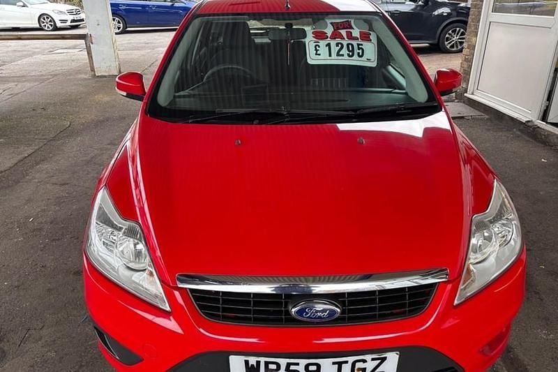 Red Used 2009 Ford Focus Style Hatchback | £1,295 (Good price) - Image 1/1