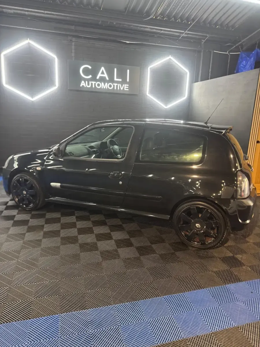 Used Renault Clio II 182 HP (133 kW) 2005 Black Hatchback