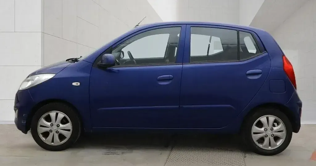 Used Hyundai i10 Active 83 HP (61 kW) 2013 Blue Hatchback