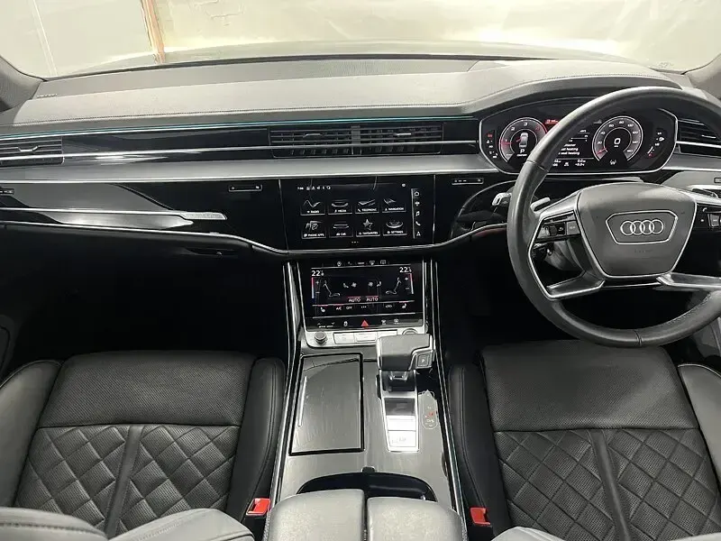 Used Audi A8 Advanced 286 HP (210 kW) 2022 Grey Sedan