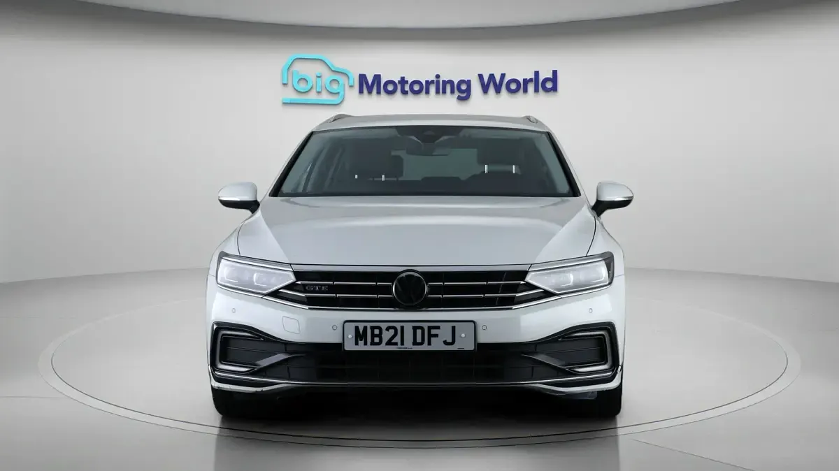 Begagnad VW Passat Advance 218 HK (160 kW) 2021 Vit Kombi