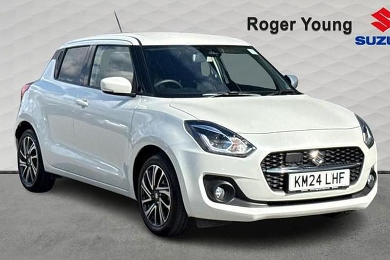 Used Suzuki Swift SZ5 83 HP (61 kW) 2024 White Hatchback